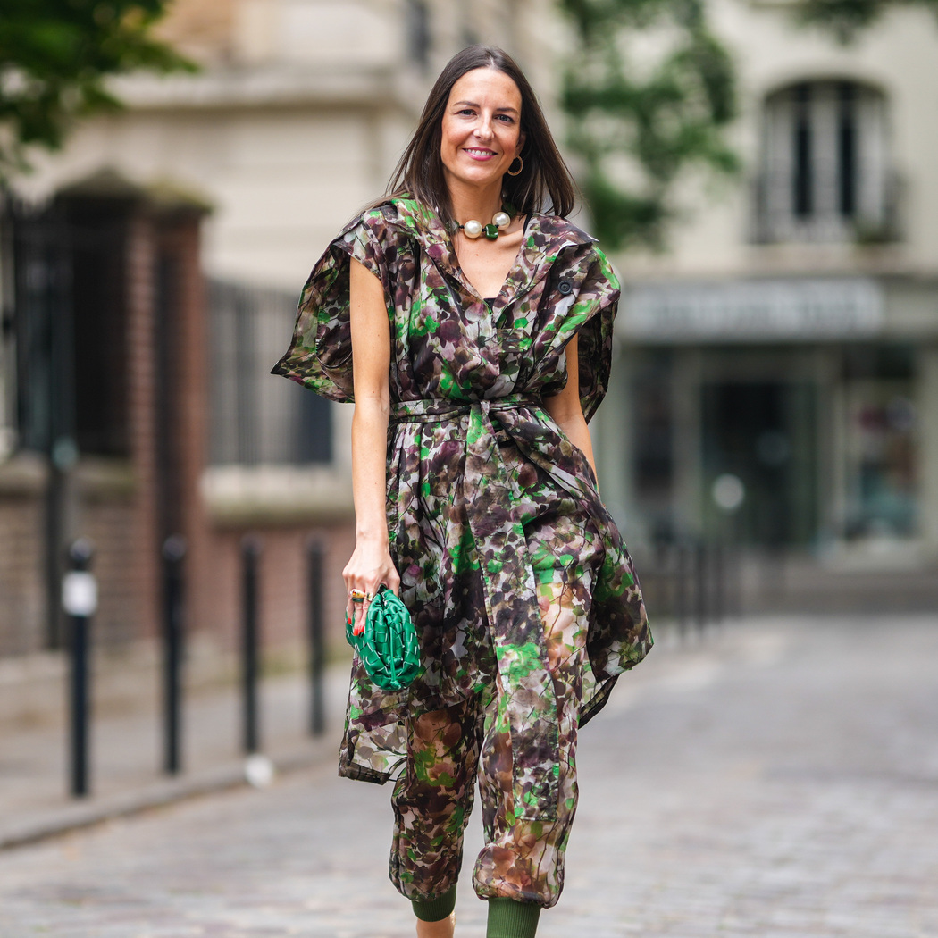 Kombinezon na wesele w stylizacjach. Siedem pomysłów na elegancki strój zamiast sukienki